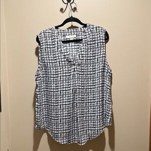 Chic Black and White Grid Blouse